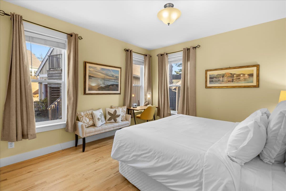 Family friendly home with game room, hot tub, steps to ocean