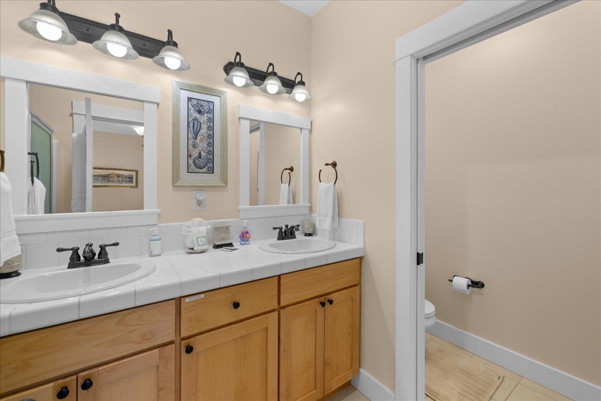 Family friendly home with game room, hot tub, steps to ocean