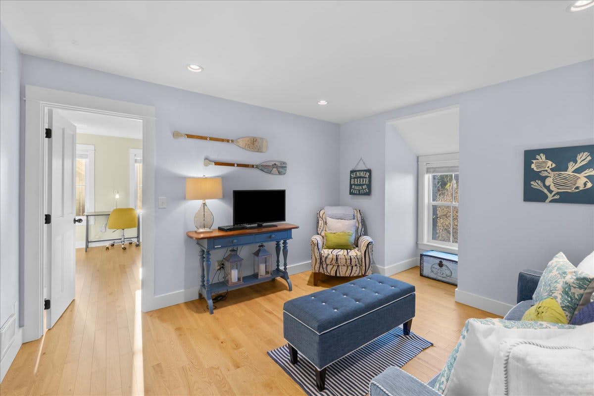 Family friendly home with game room, hot tub, steps to ocean