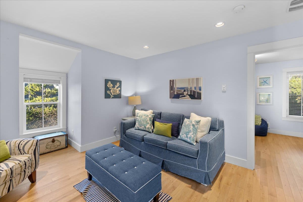 Family friendly home with game room, hot tub, steps to ocean