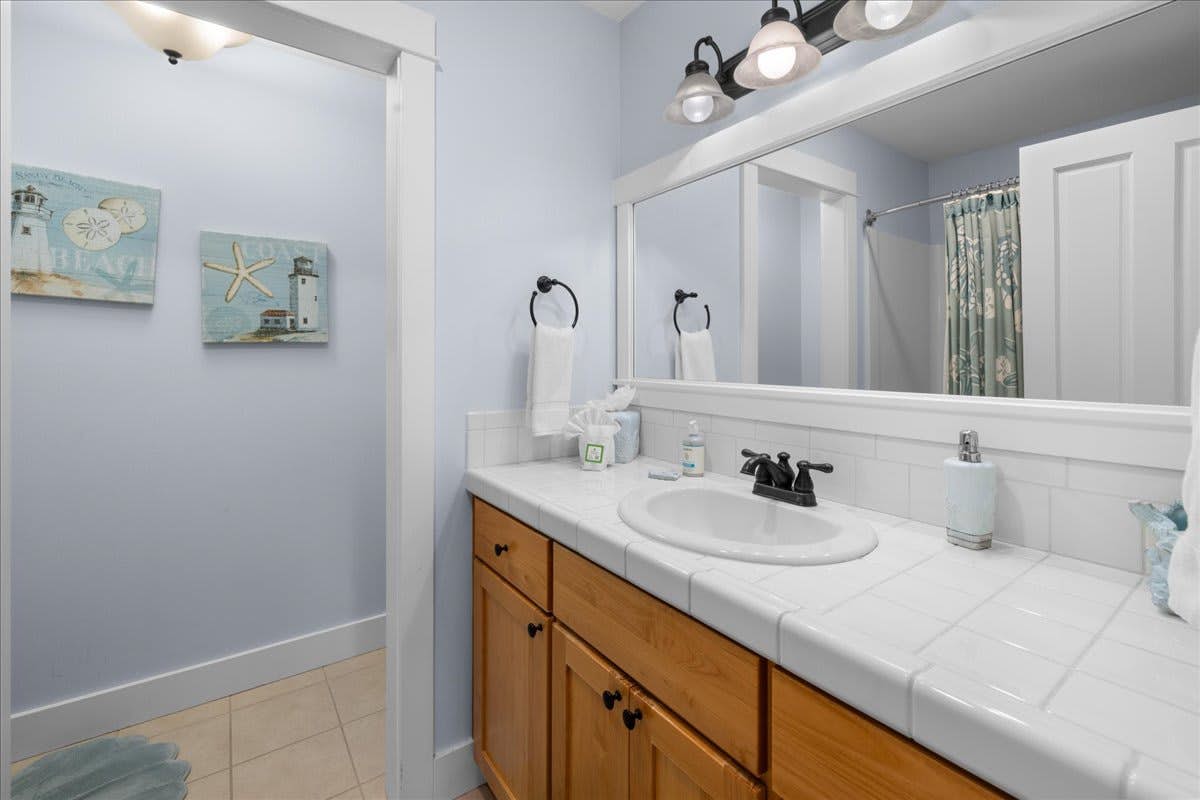 Family friendly home with game room, hot tub, steps to ocean