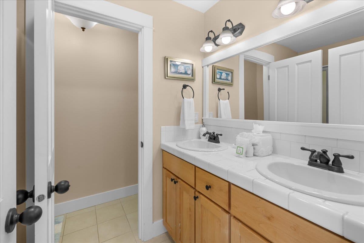 Family friendly home with game room, hot tub, steps to ocean