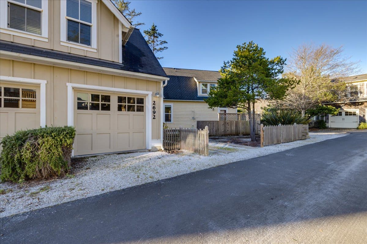 Family friendly home with game room, hot tub, steps to ocean