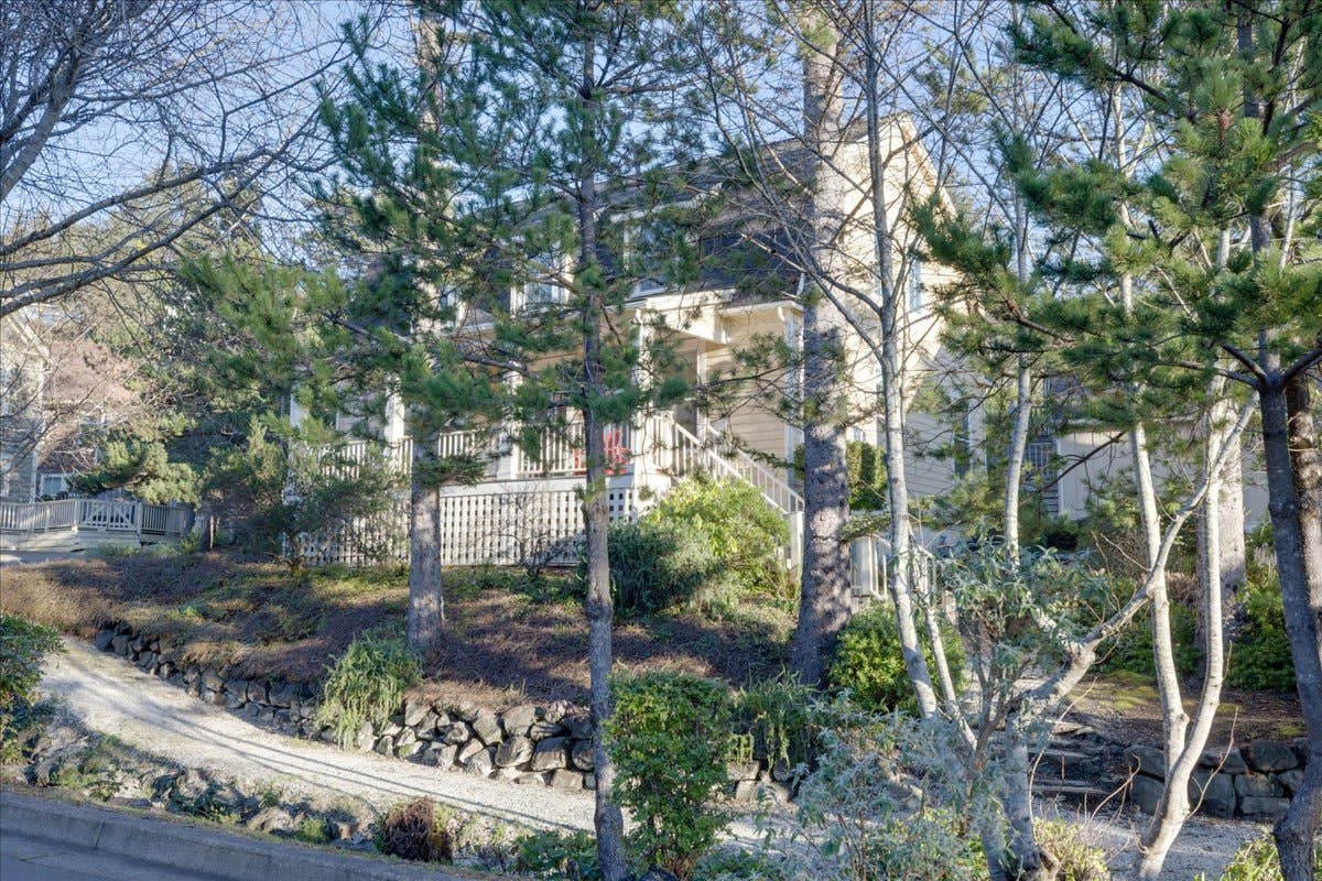 Family friendly home with game room, hot tub, steps to ocean