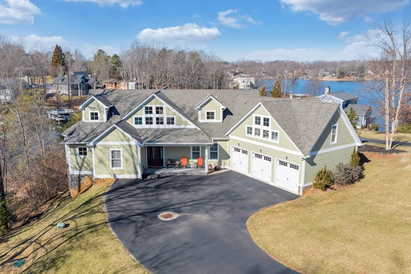 Serenity Shores - Private Lakefront Home with Dock