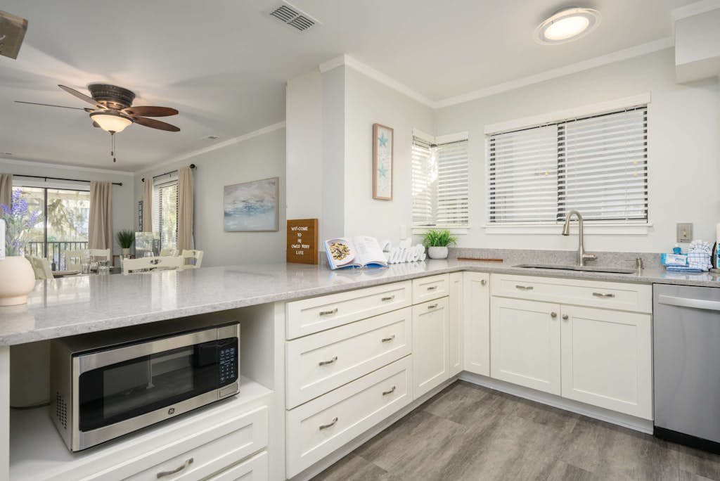 Discover the perfect Hilton Head escape at 36 Springwood Villa. This modern 3BR retreat is just a 10-minute walk from the iconic Coligny Beach and the vibrant shops of Coligny Plaza. Relax by the community pool or enjoy coffee on your private balcony overlooking lush gardens. With space for 8 and a fully equipped kitchen, it’s designed for effortless family vacations.
