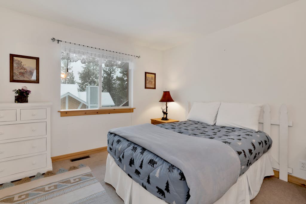 Ceasar Retreat at Big Bear - Cozy Mountain Alpine Cottage