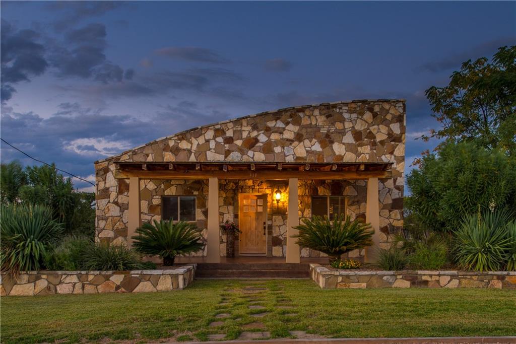 LBJ Lake Home - Private Cove - Lake Toys - Boat Slip