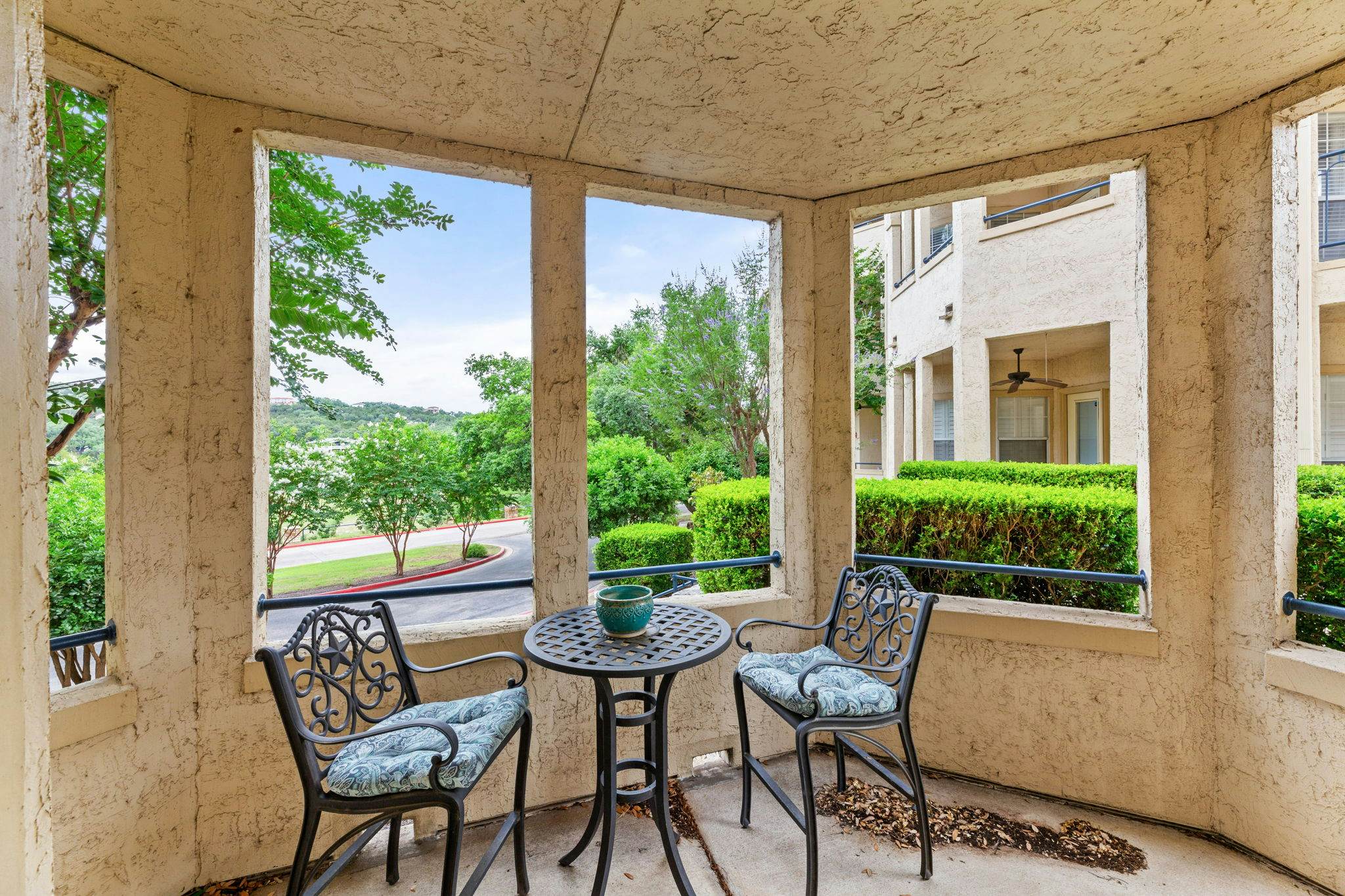 Hill Country Island Retreat