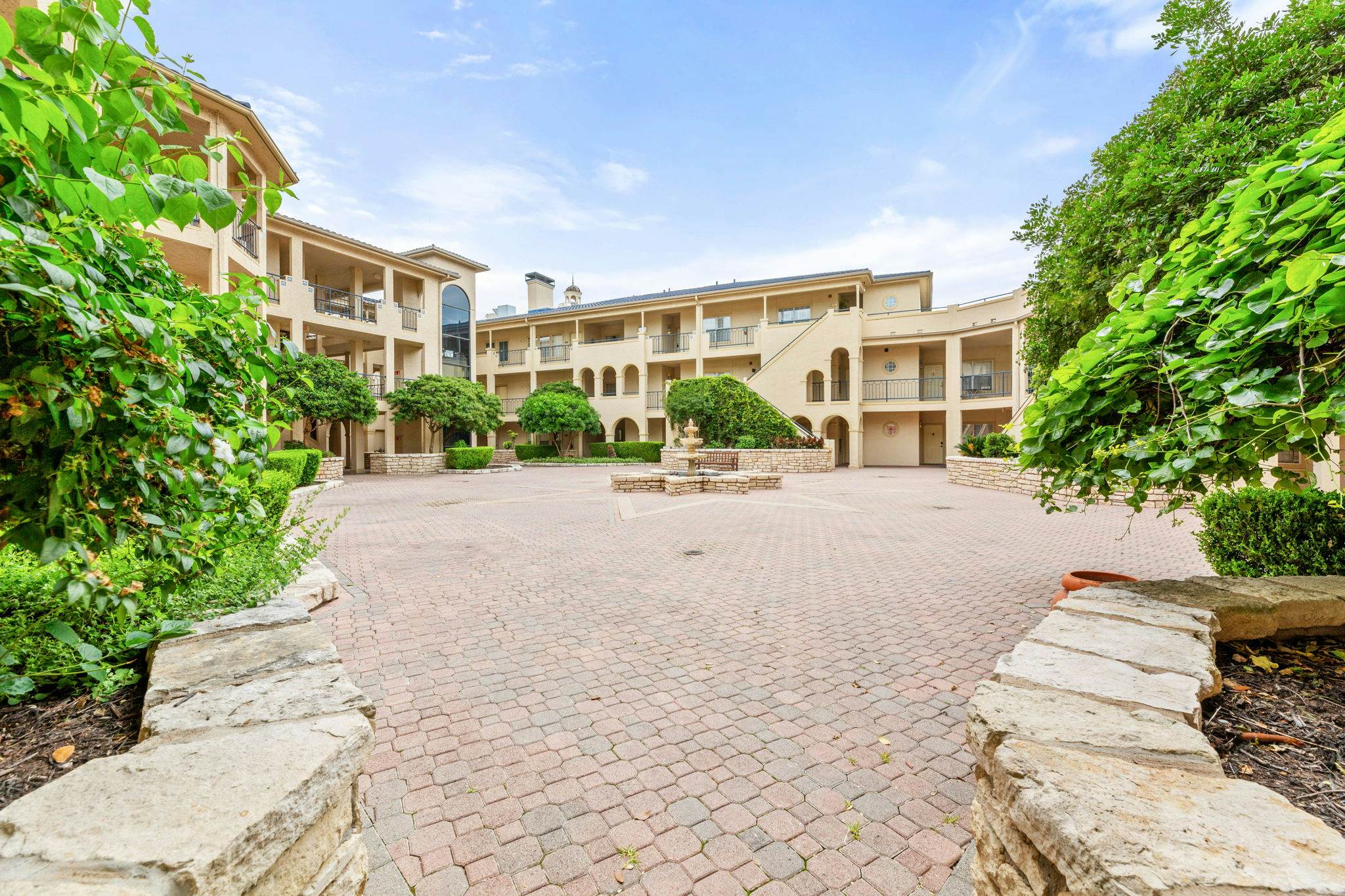 Hill Country Island Retreat