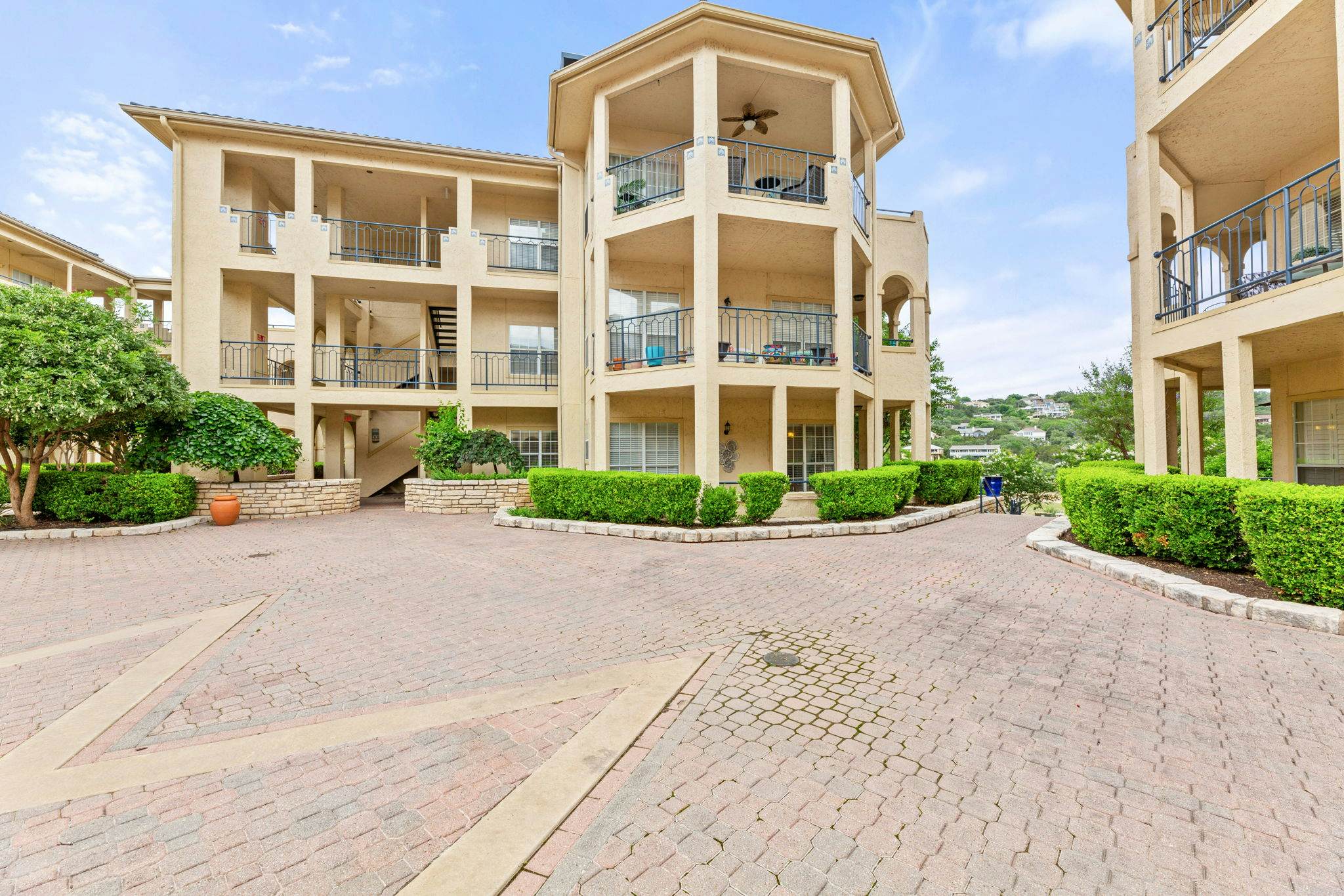 Hill Country Island Retreat