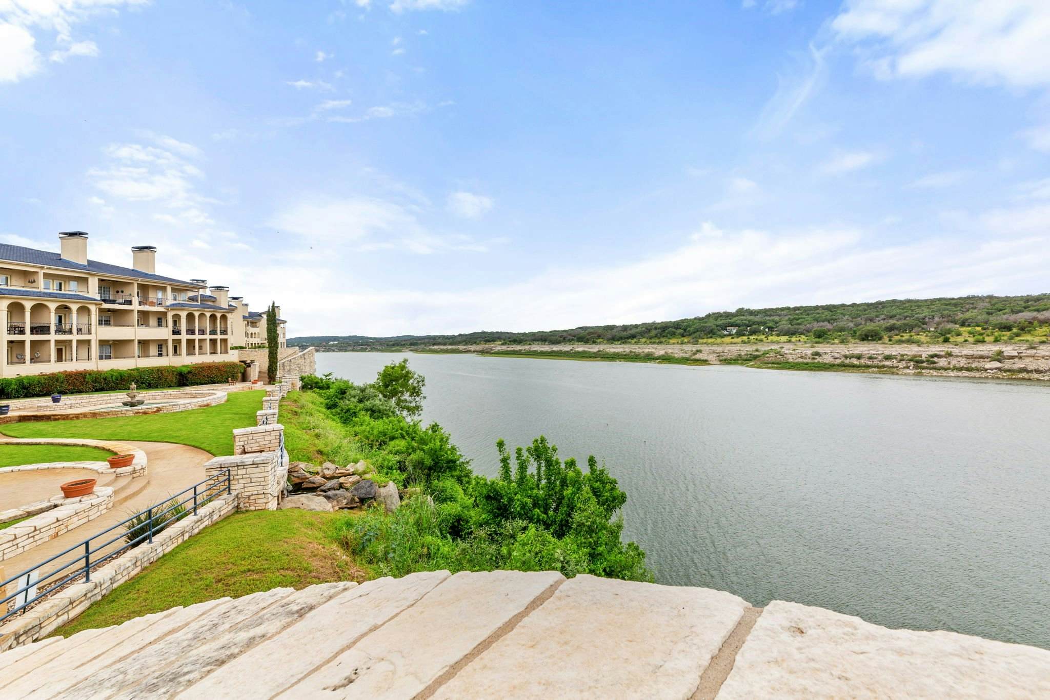 Hill Country Island Retreat