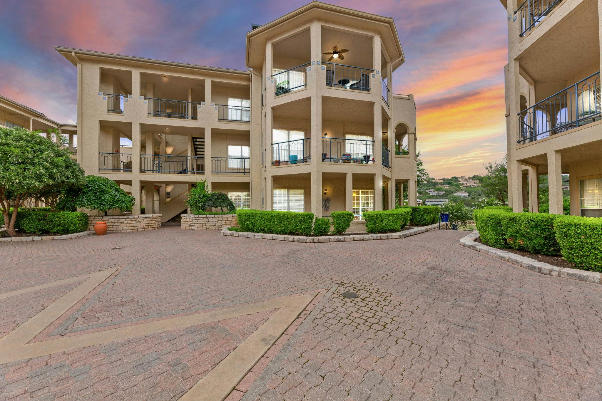 Hill Country Island Retreat