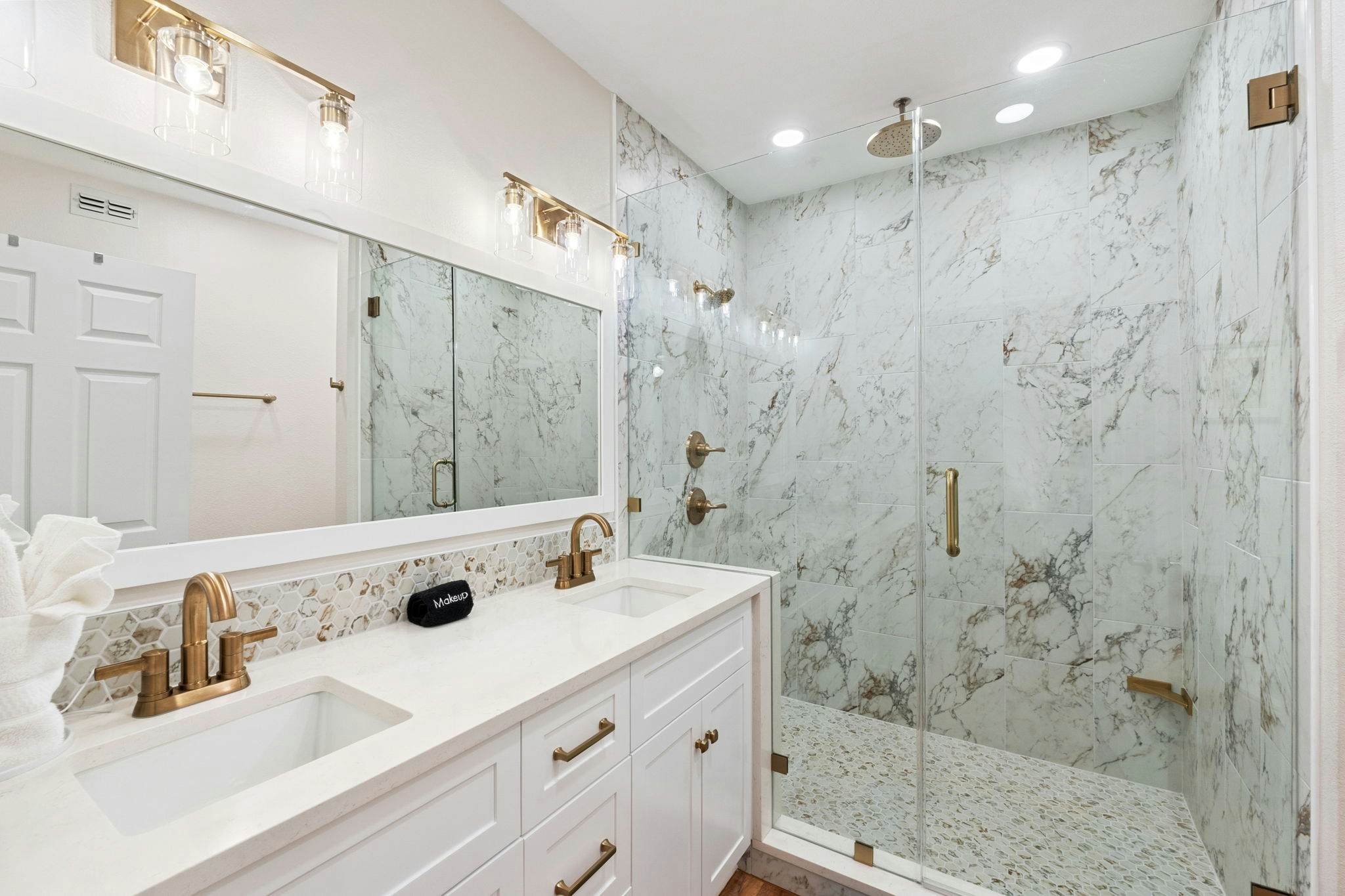 Hill Country Island Retreat