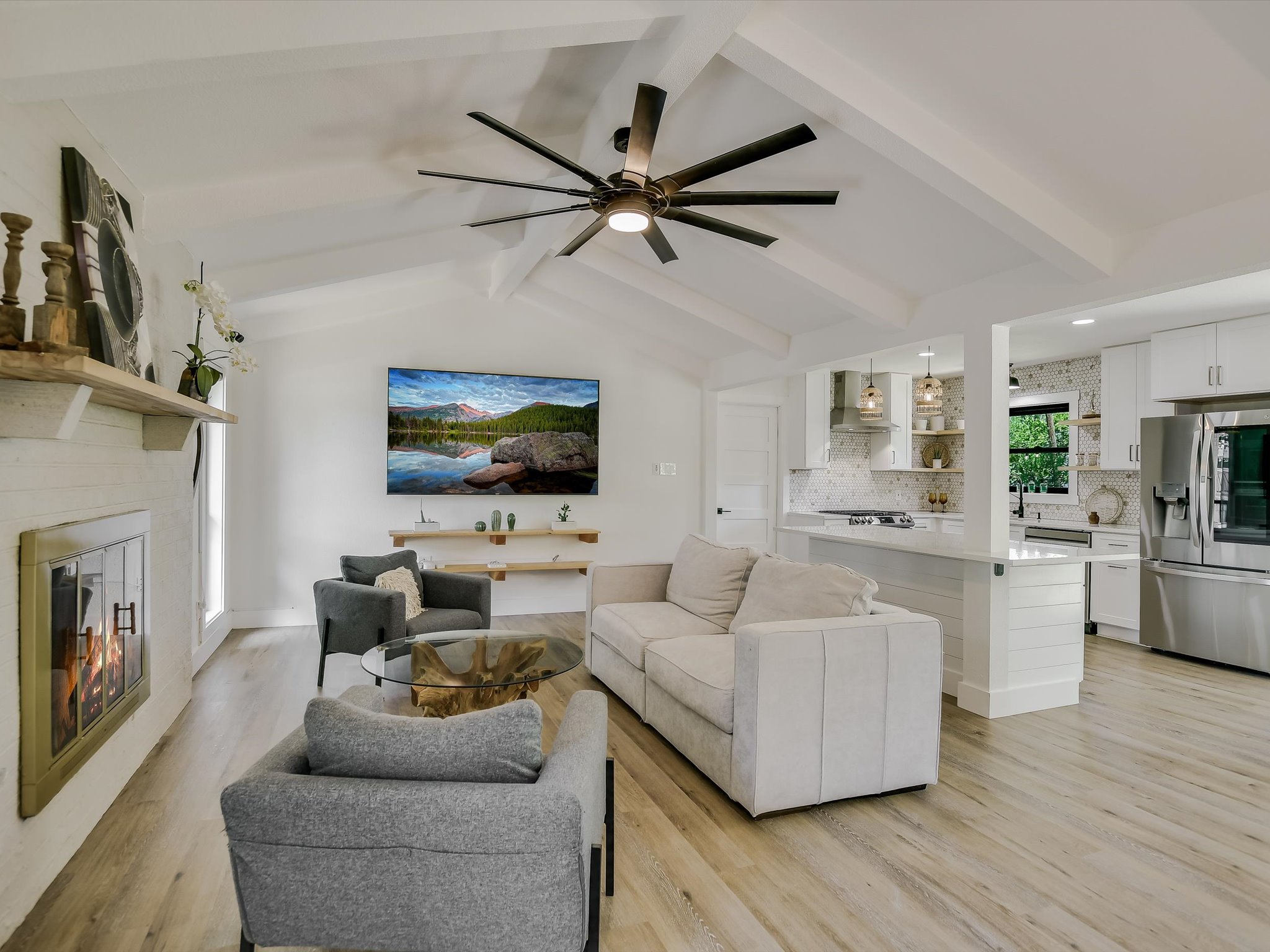 Modern Ranch Home w/ith a Backyard Oasis Near Dell