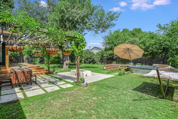 Modern Ranch Home w/ith a Backyard Oasis Near Dell