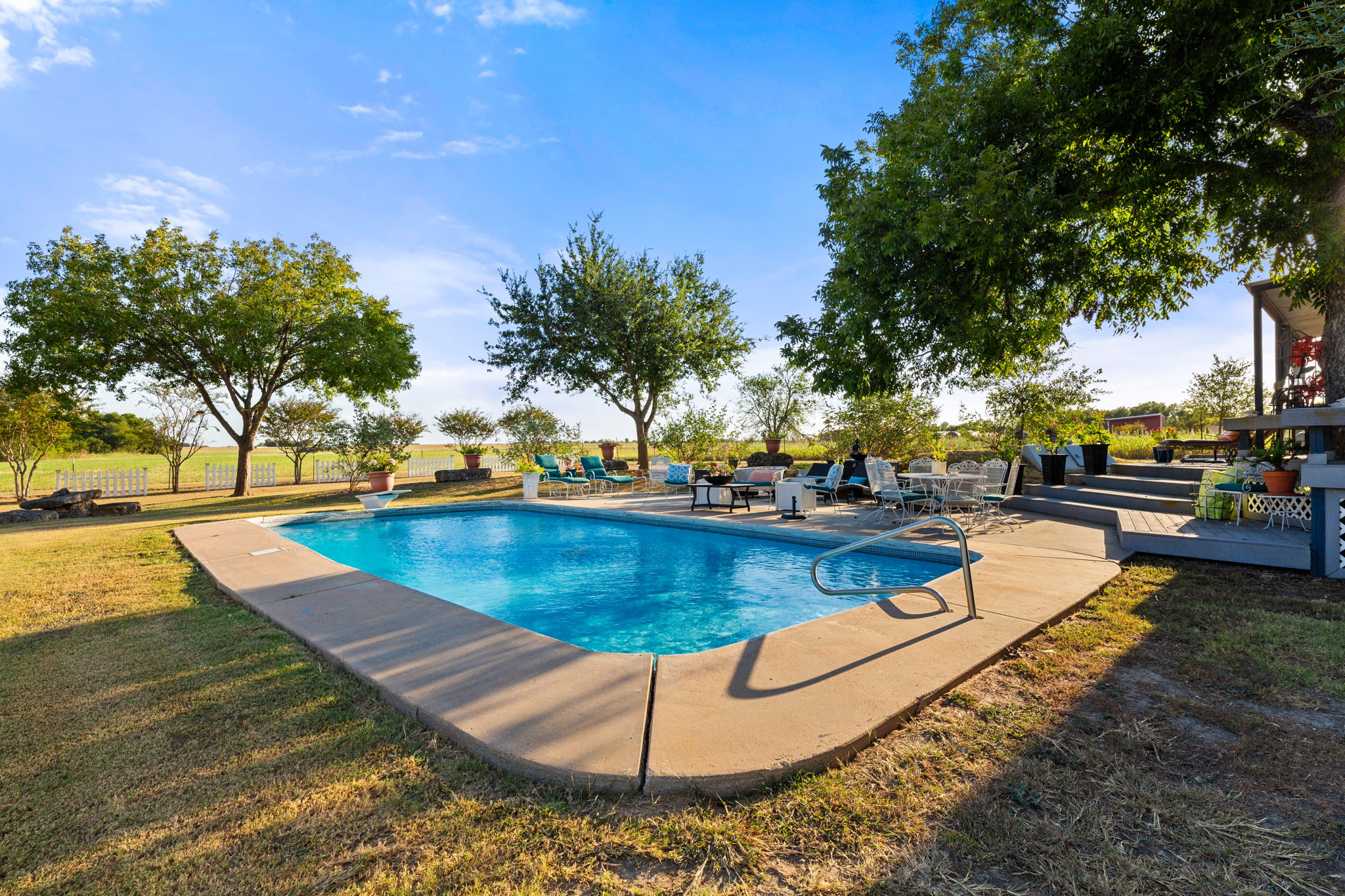 *Brand New* Romantic 1BR Chateau on 5 acres Near Samsung in Taylor