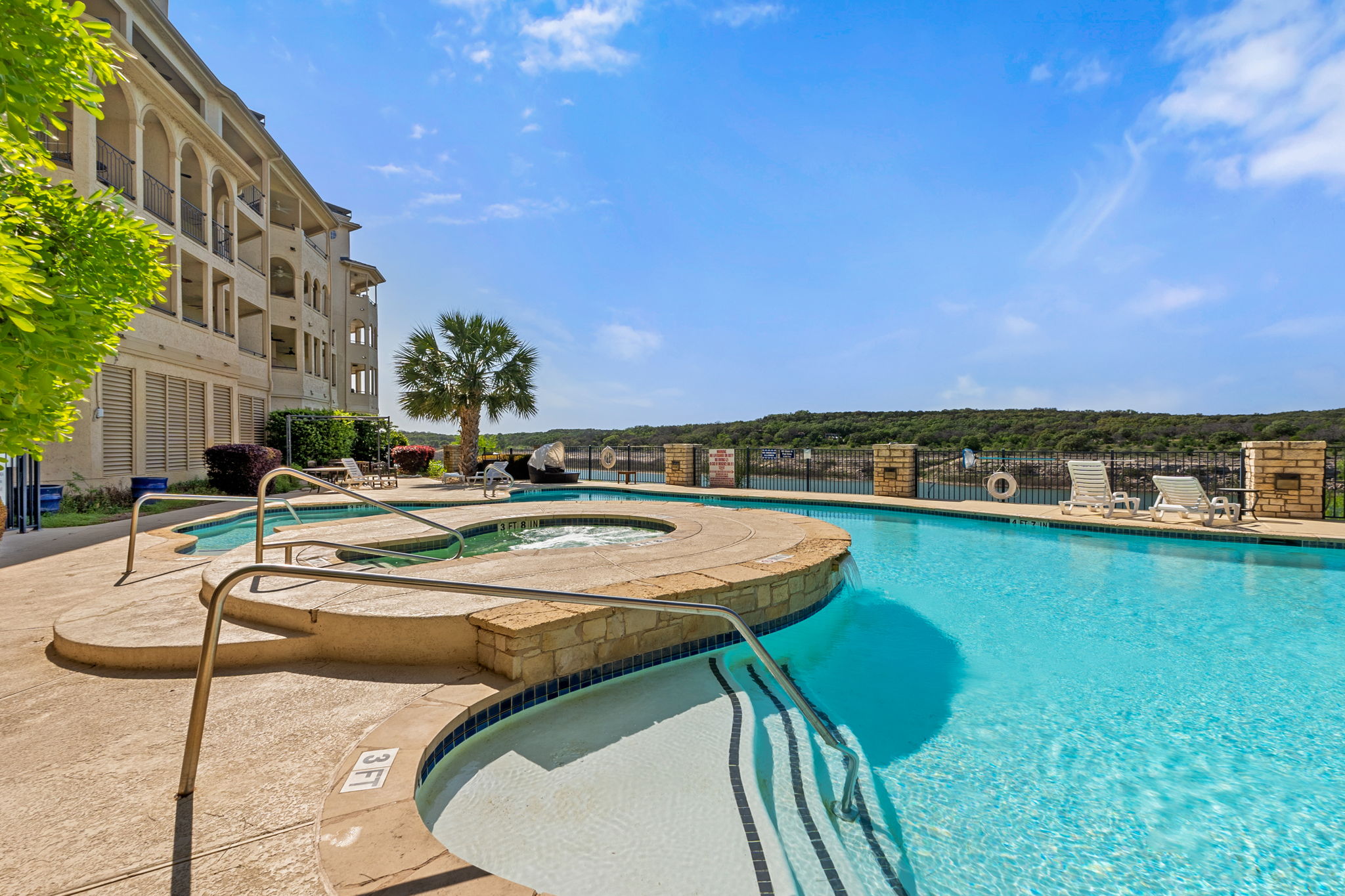 Paradise Island - 2BR/2BA Condo with Epic Views of Lake and Pool