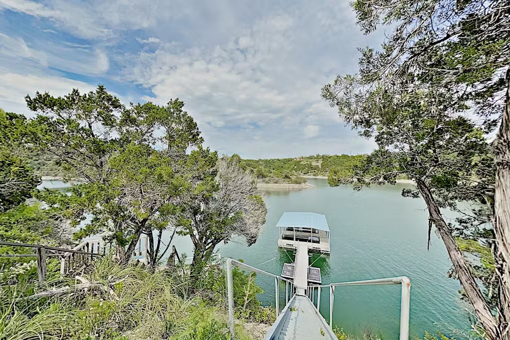 Lakeside Shiraz Haus w/Dock & Incredible Views.  Rent as 2BR or 4BR w/ Next Door Unit