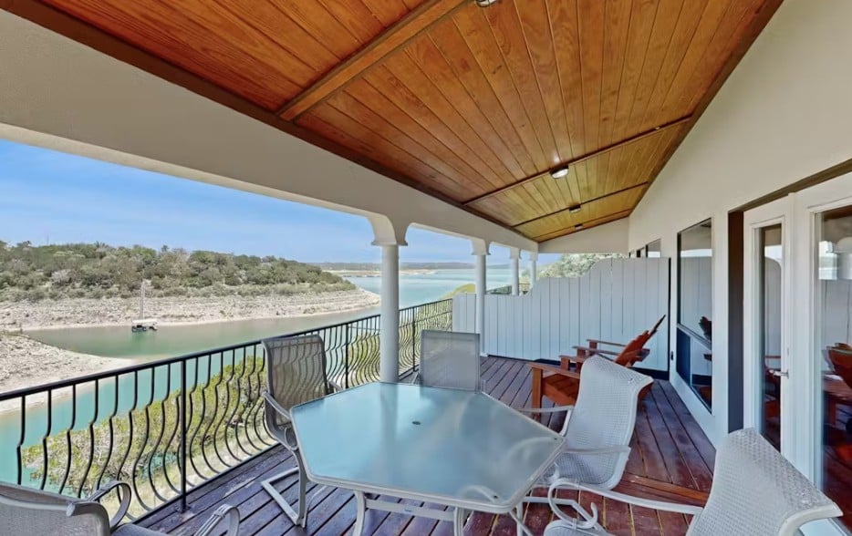 Vineyard Haus (Both Sides of a Duplex) w/Boat Dock on Lake Travis