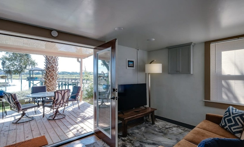 Dock&Volleyball! Near Downtown- Orange Oasis