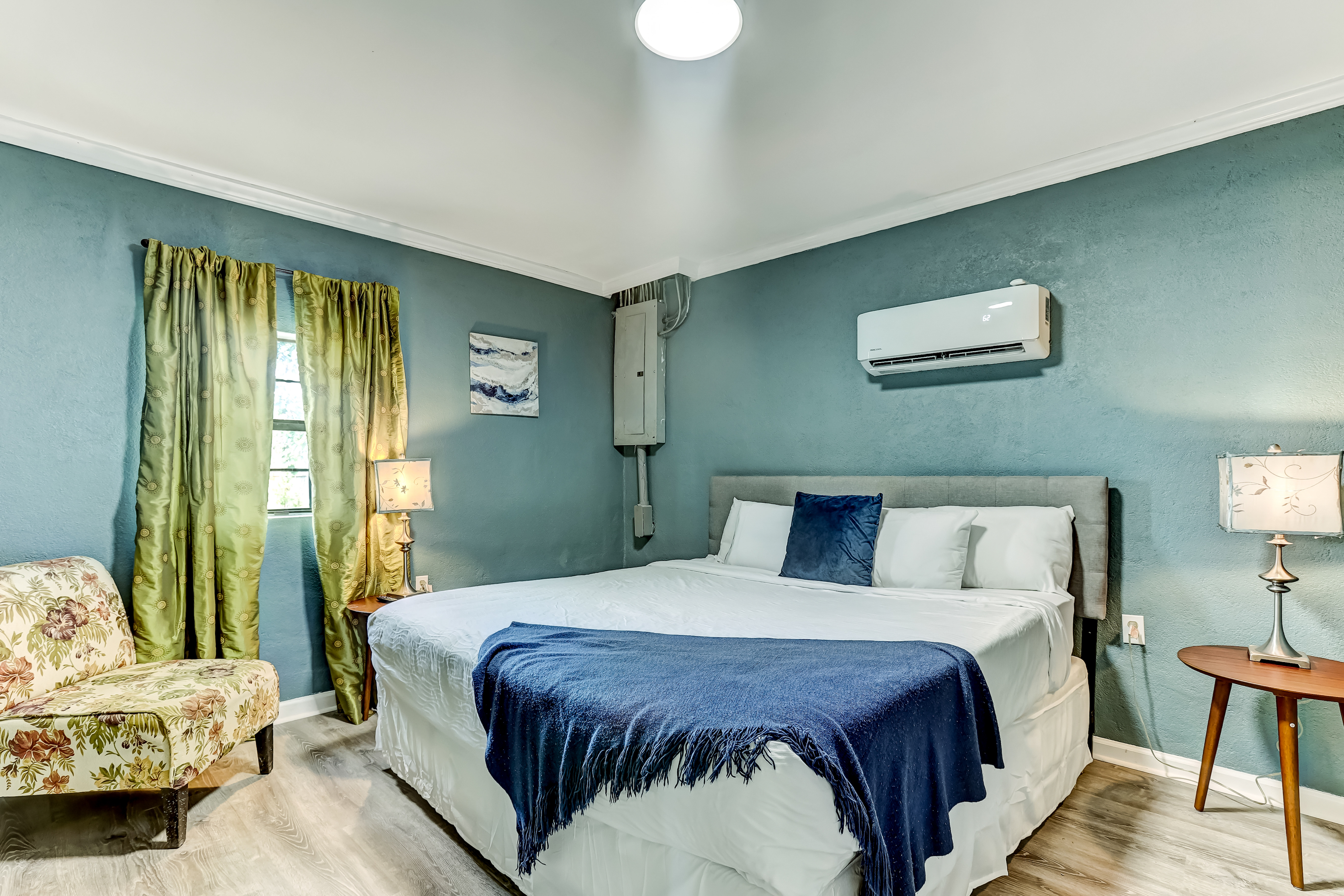 Dock&Volleyball! Near Downtown - Canary Cottage