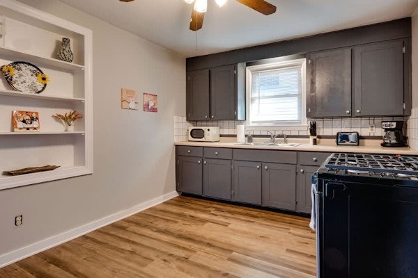 Dock&Volleyball! Near Downtown - Royal Aubergine