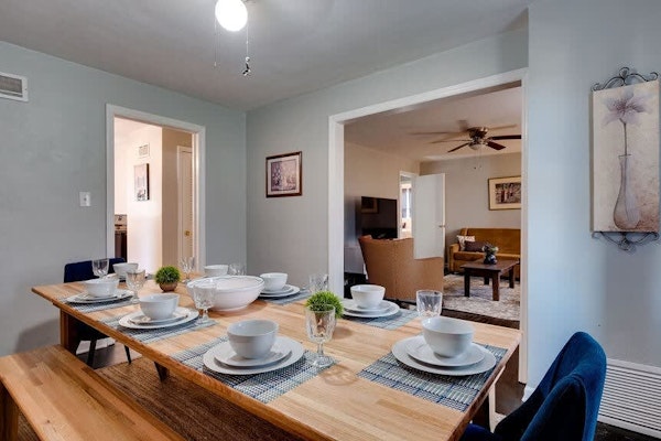 Dock&Volleyball! Near Downtown - Royal Aubergine