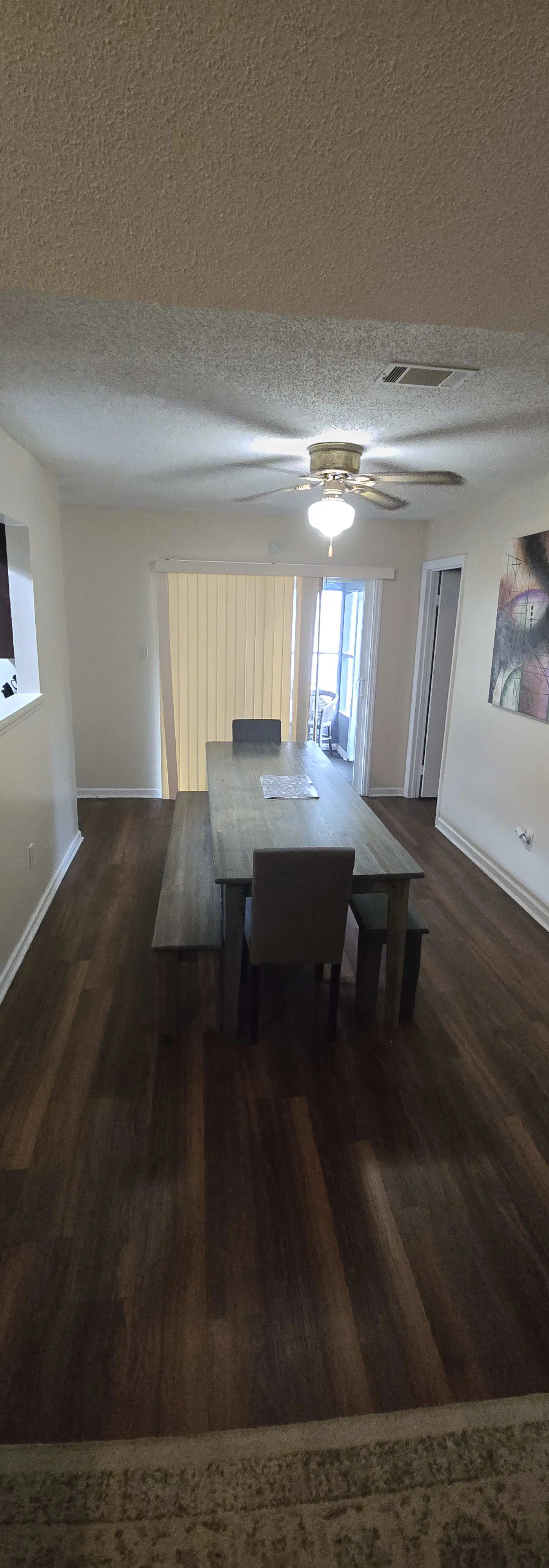 136 S Robinhood Dr, Savannah