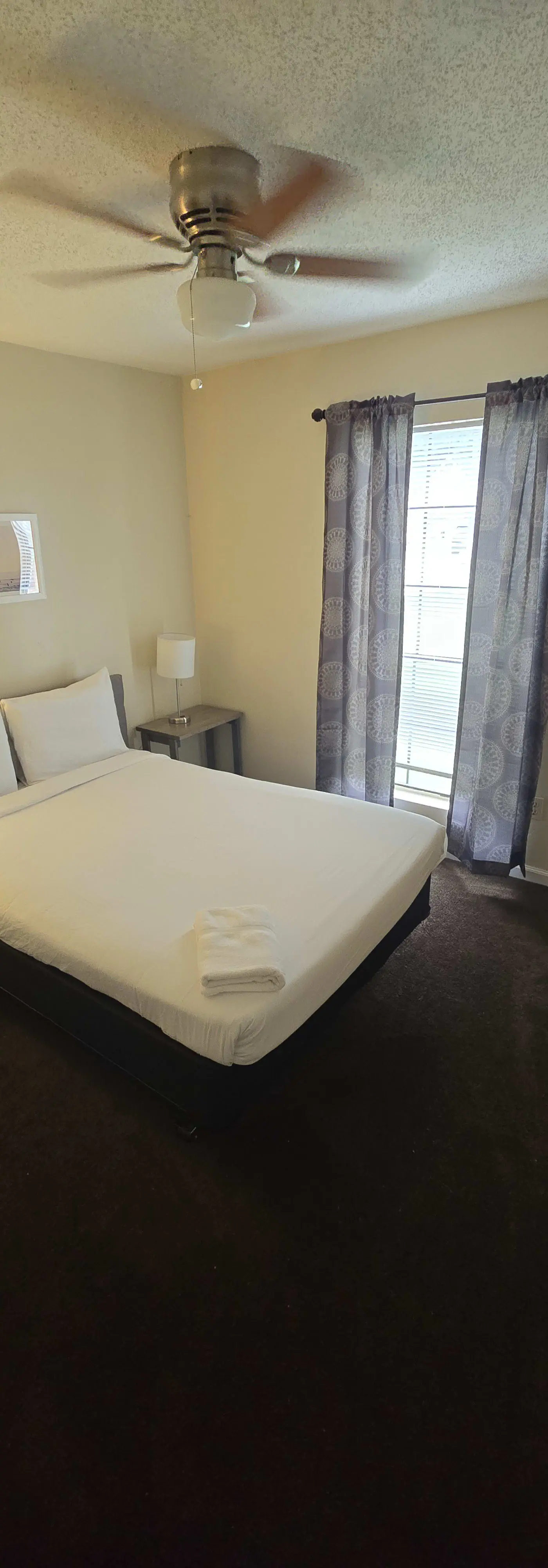 136 S Robinhood Dr, Savannah