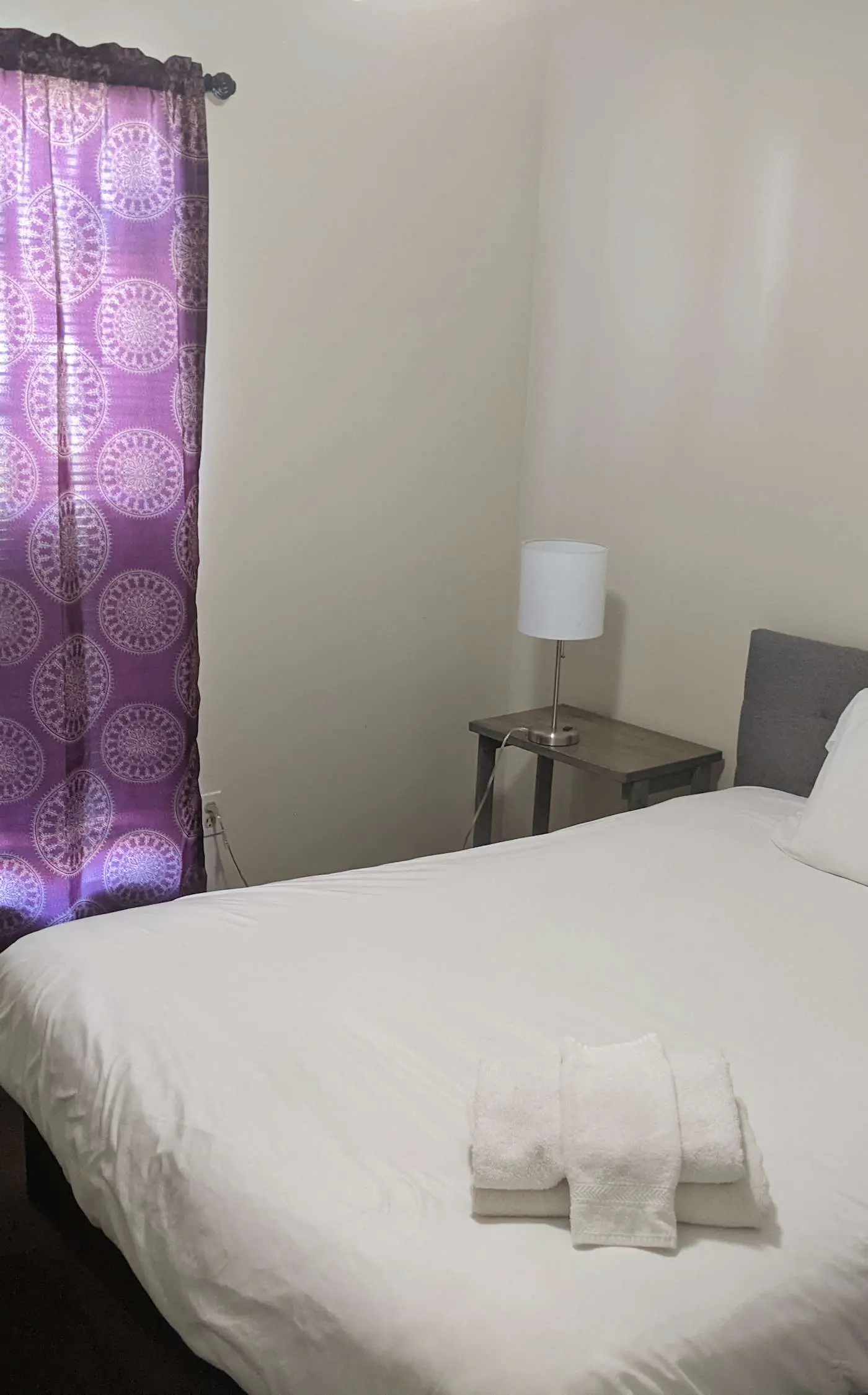 136 S Robinhood Dr, Savannah