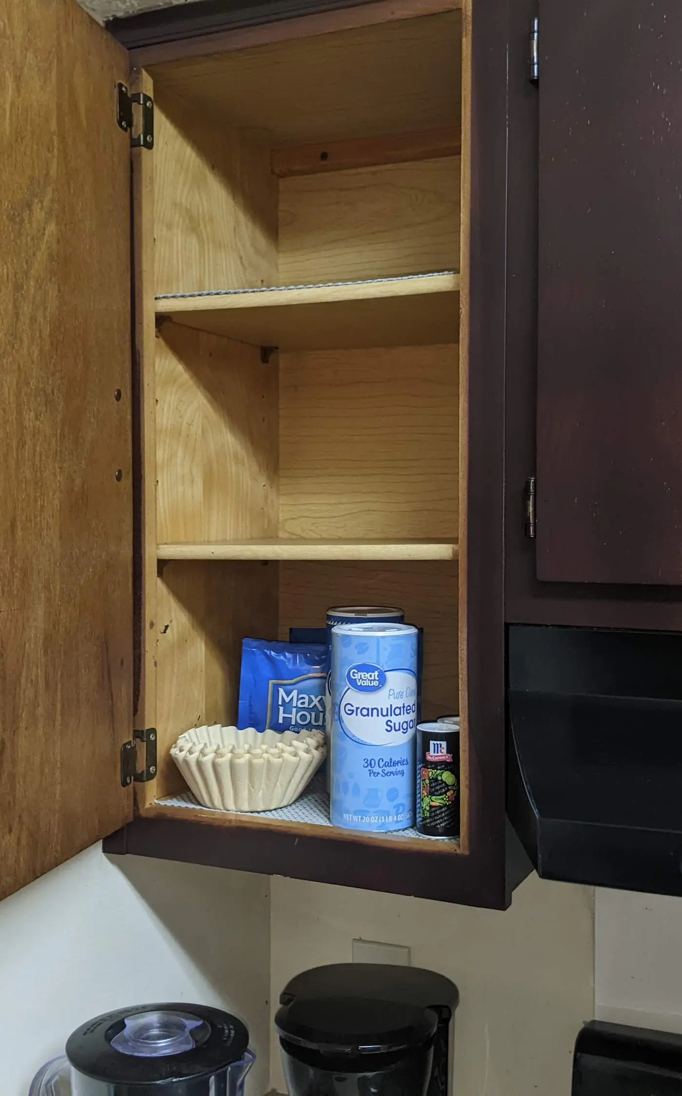 136 S Robinhood Dr, Savannah