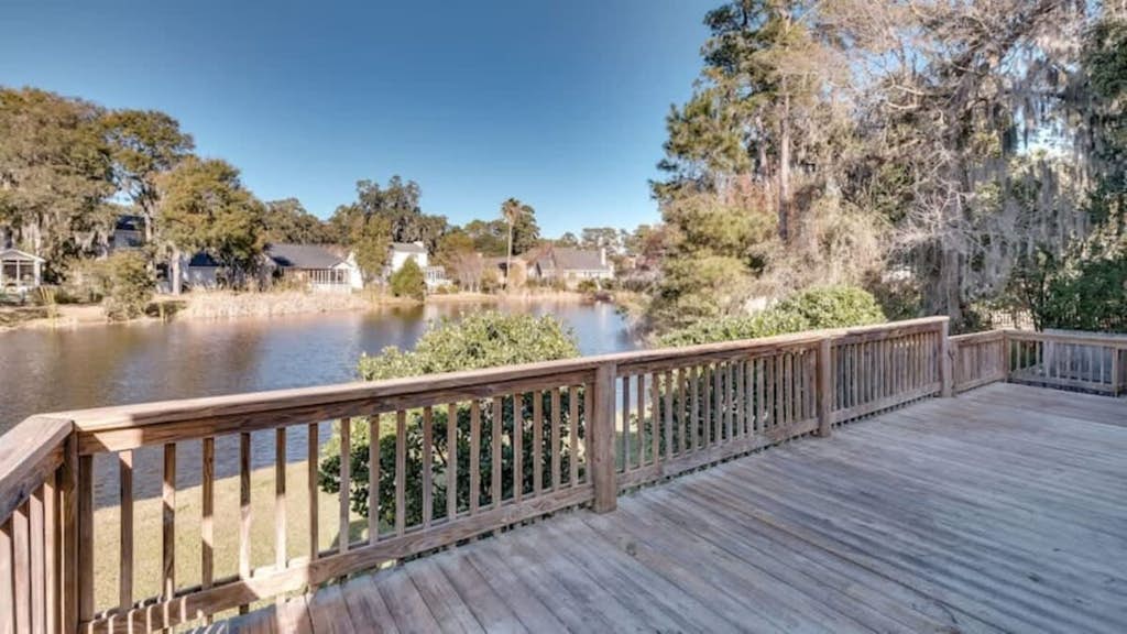 Marshside Home with Deck & Pond Access Near Tybee