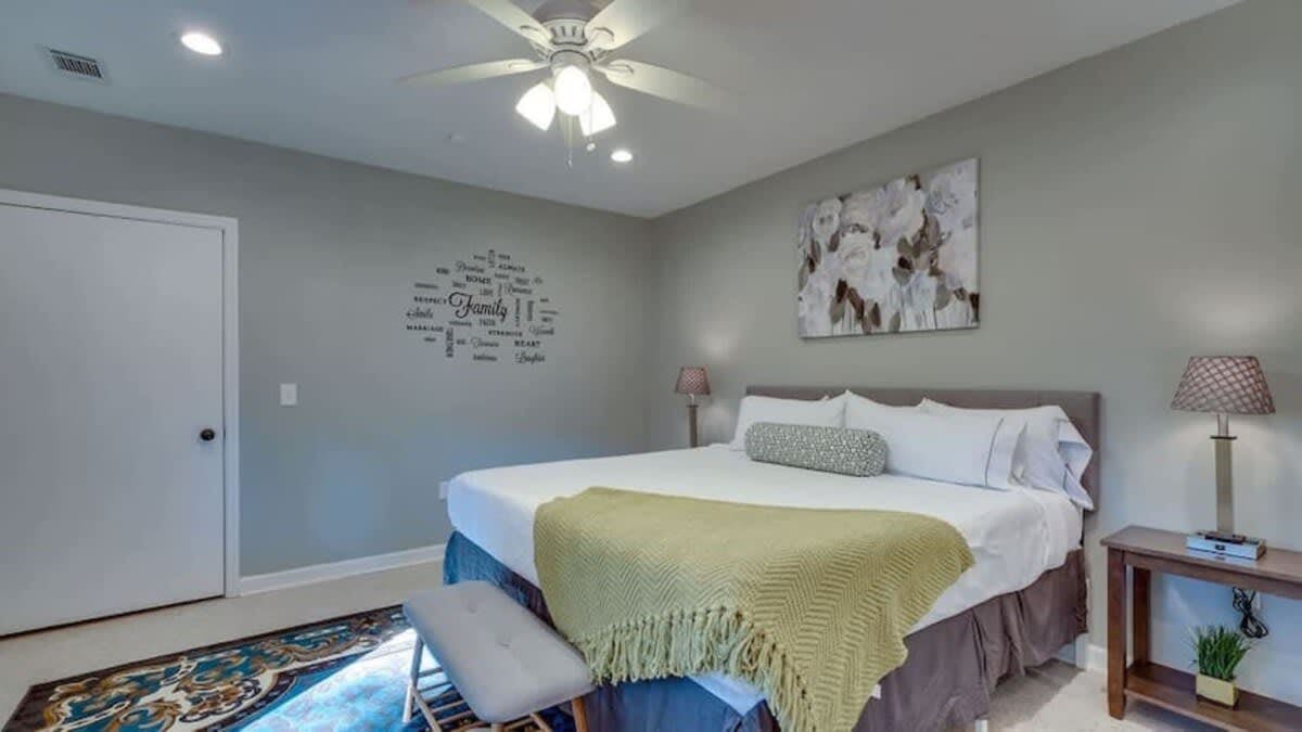 Unit A, 2601 Dogwood Avenue