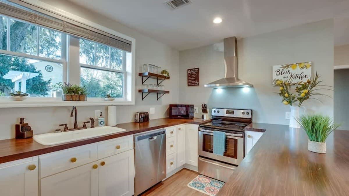 Unit A, 2601 Dogwood Avenue