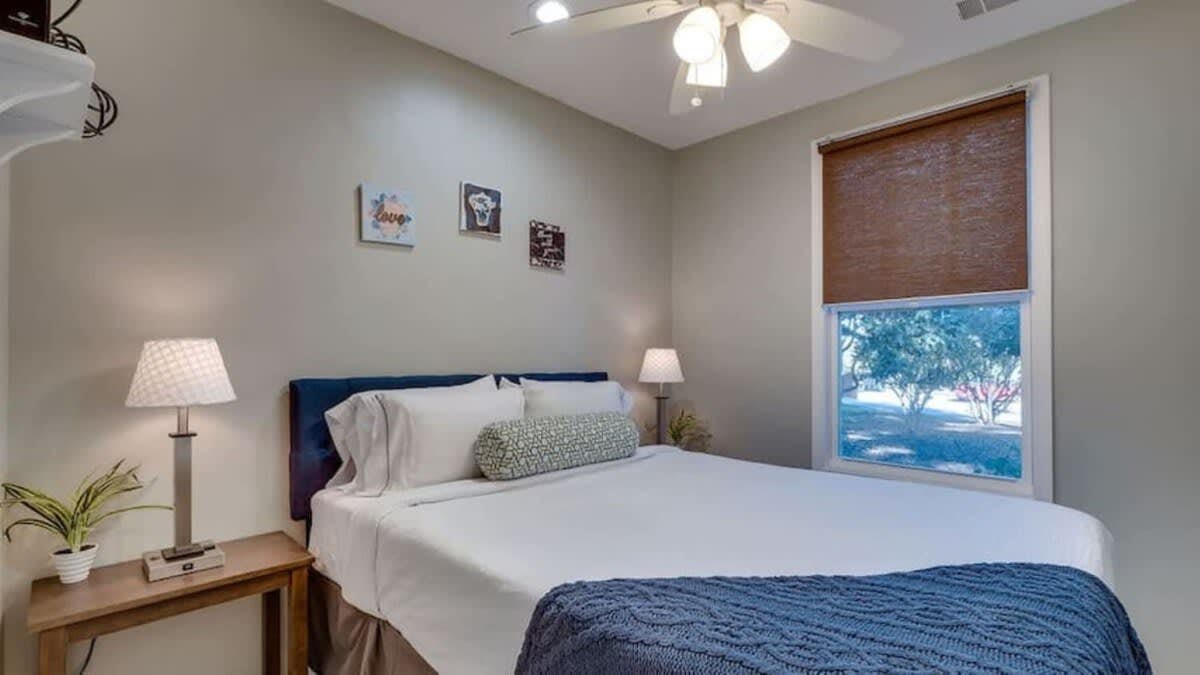 Unit A, 2601 Dogwood Avenue