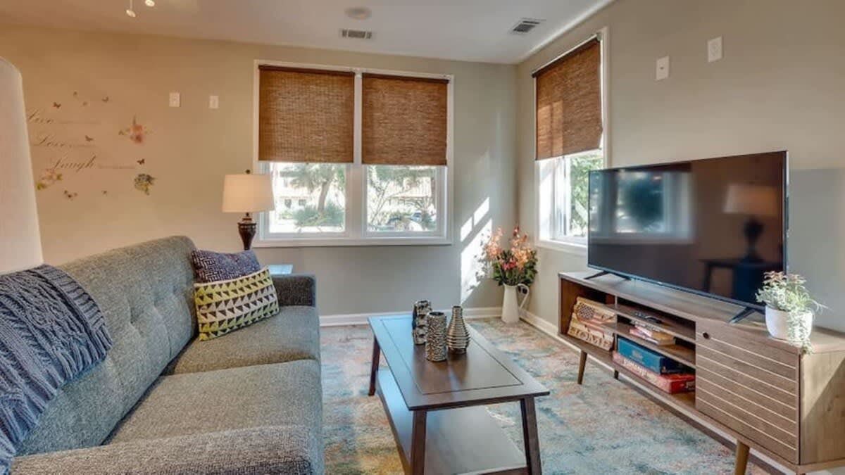 Unit A, 2601 Dogwood Avenue