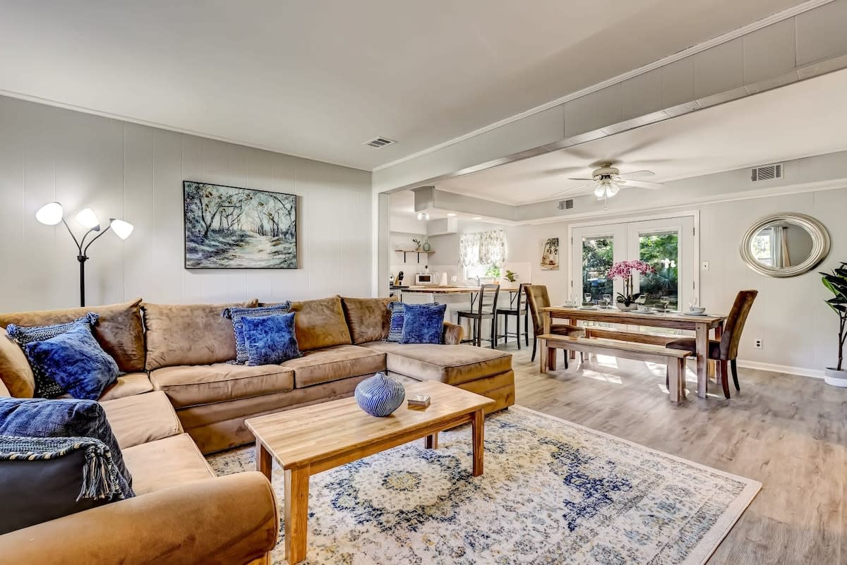 407 Sandhill Road, Savannah