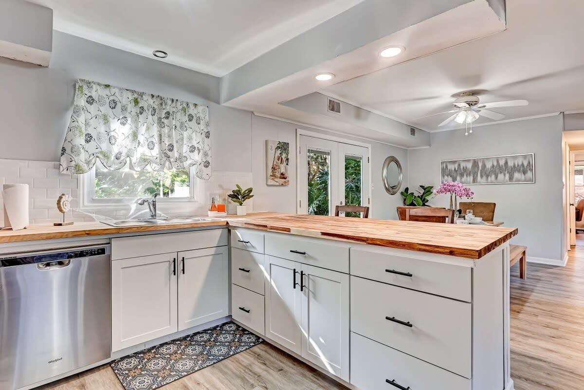 407 Sandhill Road, Savannah