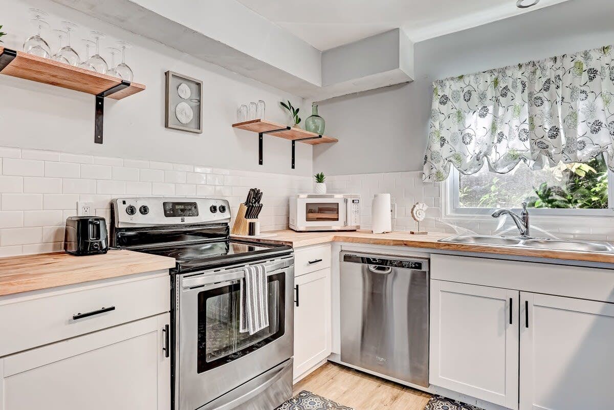 407 Sandhill Road, Savannah