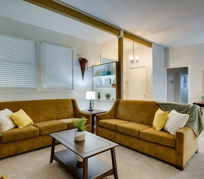 1305 Crossbrook Pl, Savannah