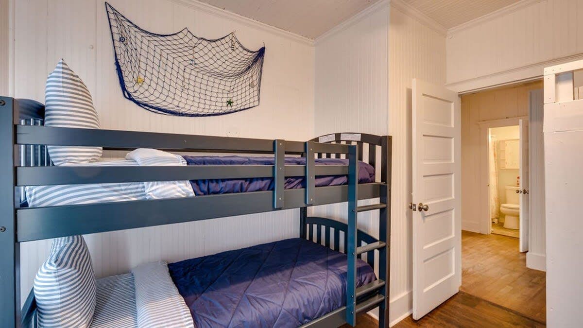 Unit A, 16 13th St, Tybee