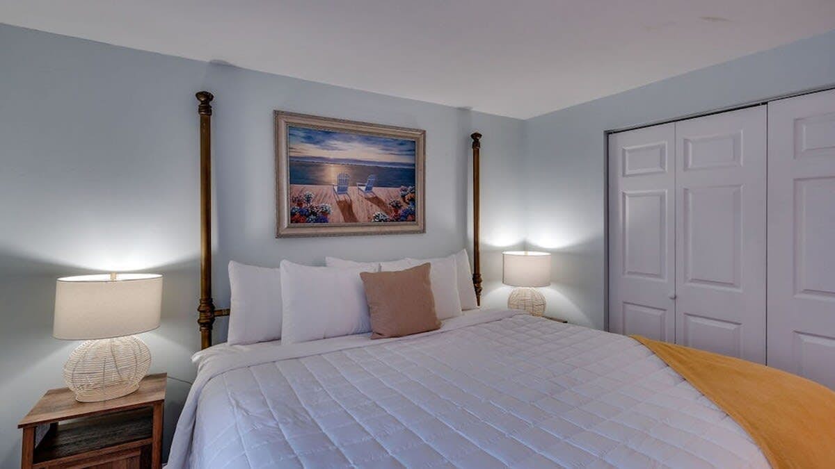 Unit B, 16 13th St, Tybee