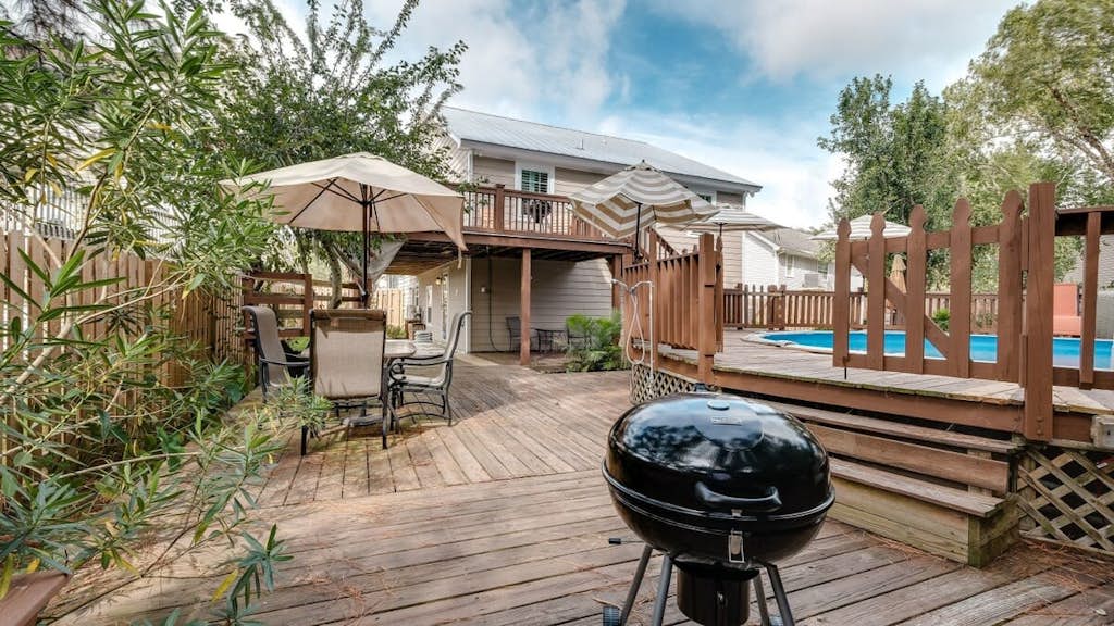 Year-Round Pool & Backyard Near Tybee Island