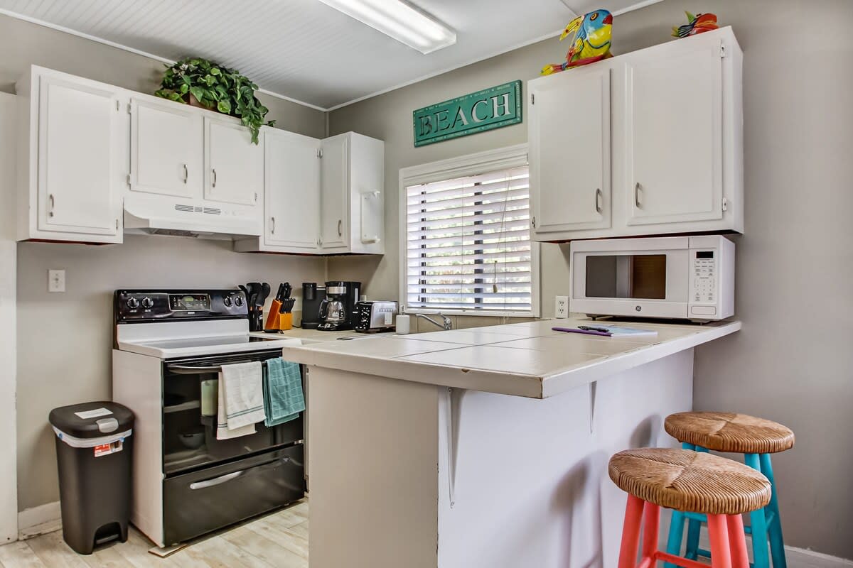 Beach Vacation! Walkable to Dining&Shopping-Unit A