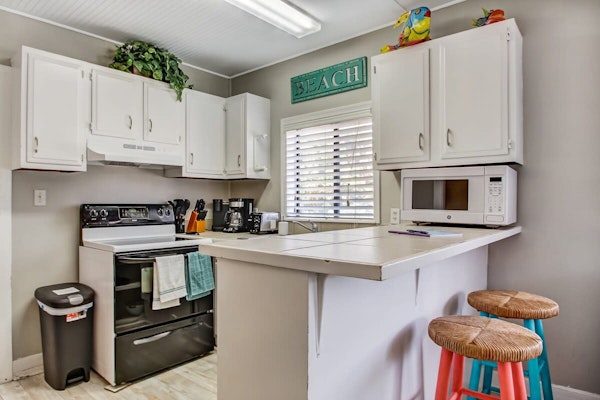 Beach Vacation! Walkable to Dining&Shopping-Unit A