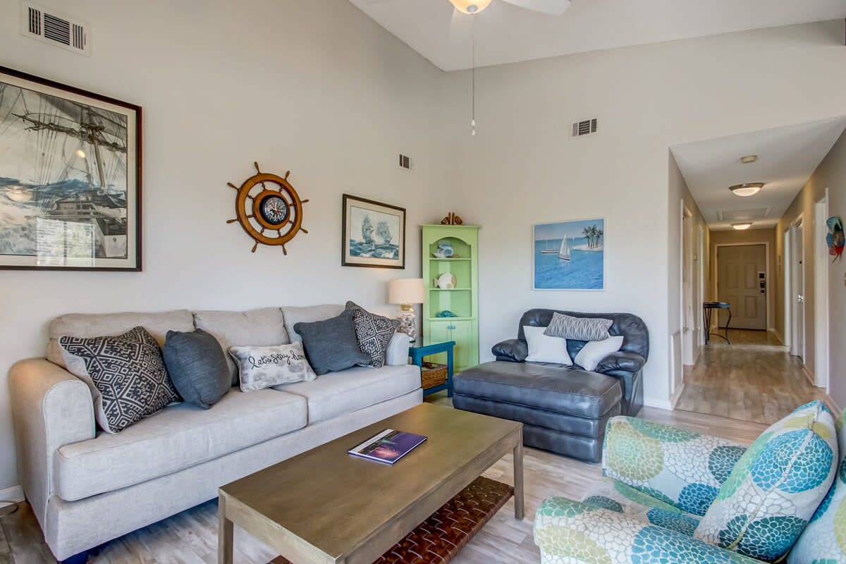 Seaside Escape: Steps to Boardwalk, Dining & Shops