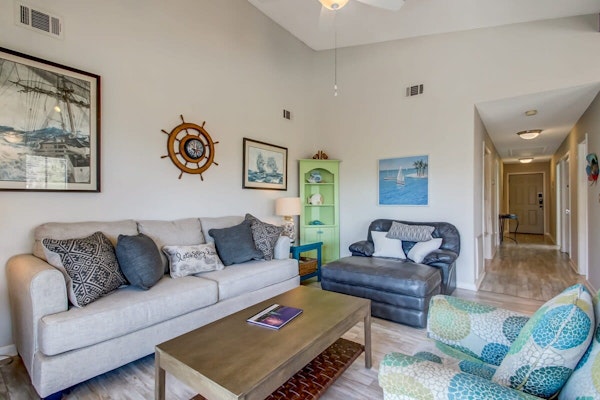 Seaside Escape: Steps to Boardwalk, Dining & Shops