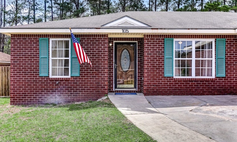 Ruby Red Reels- 15 Mins to Downtown