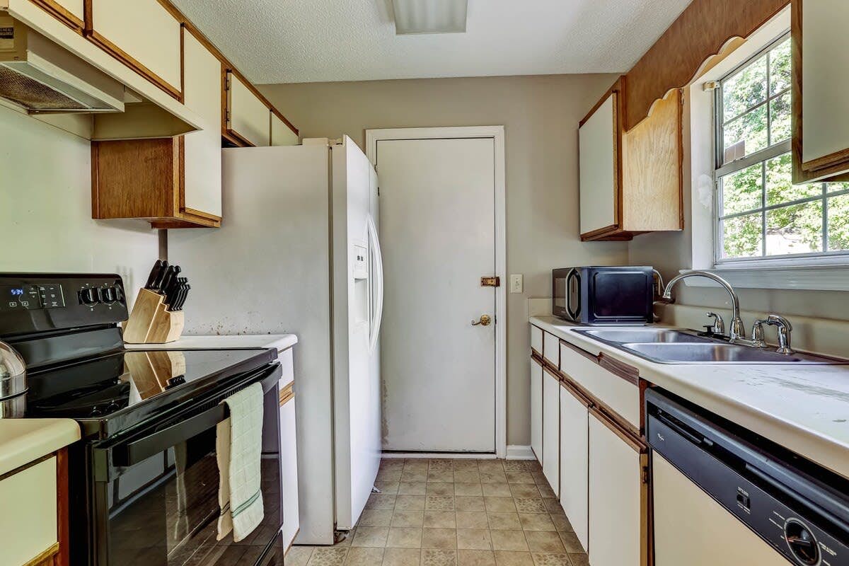 170 Laurelwood Dr, Savannah